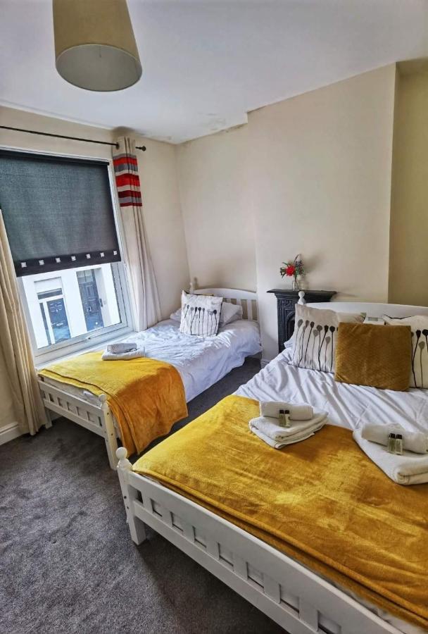 فيلا نوتينغهامفي Kenrick Street Great House Available For Guests And Contractors Parking And Wifi المظهر الخارجي الصورة